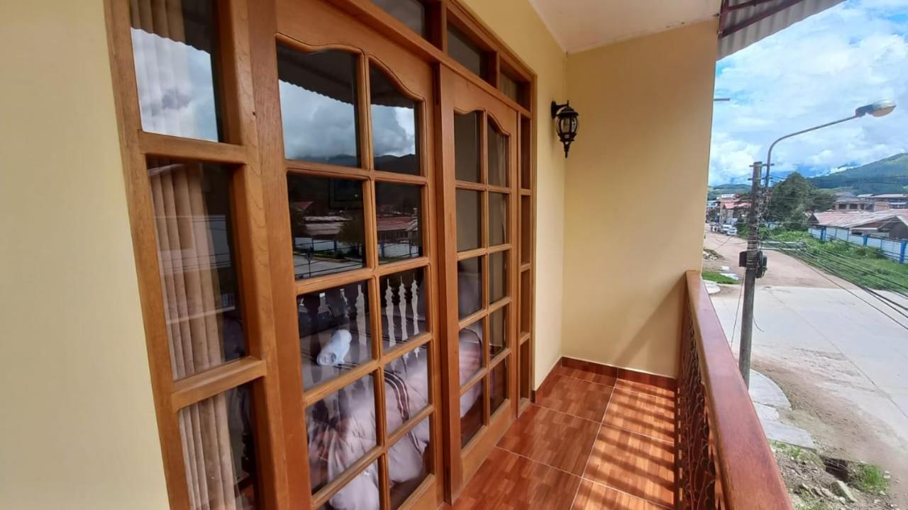 Hospedaje "Los Quetzales De Oxapampa" Exteriör bild